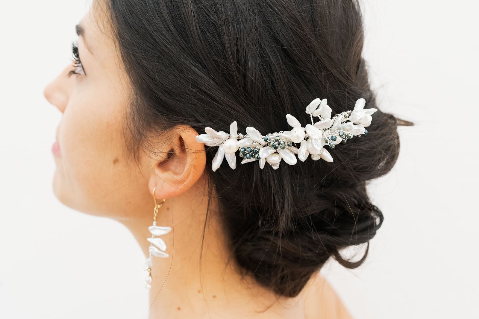 peigne Themis soie perles fleurs coiffure mariée mariage atelier Mantille Toulouse artisanat responsable Occitanie