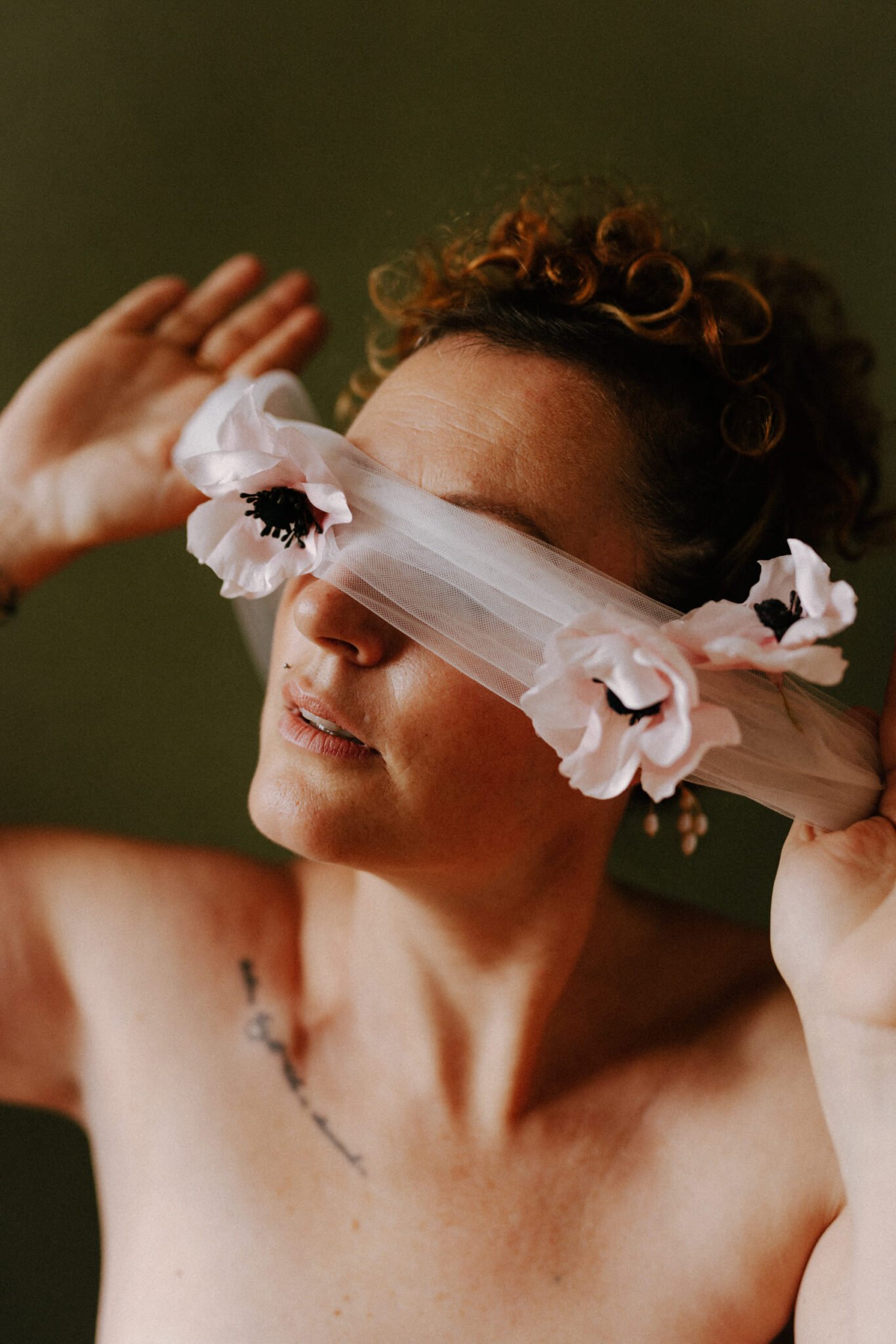 fleurs soie accessoire décoration coiffure mariage horticulture textile pavot anémone atelier Mantille Toulouse artisanat responsable création Occitanie octobre rose