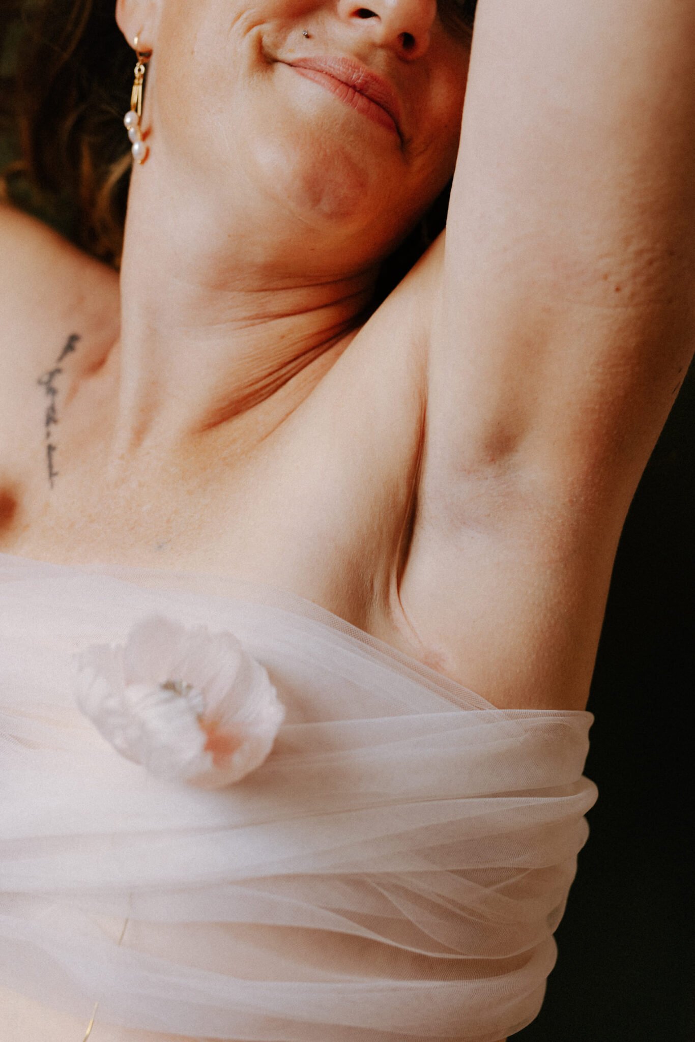 fleurs soie accessoire décoration coiffure mariage horticulture textile pavot anémone atelier Mantille Toulouse artisanat responsable création Occitanie octobre rose