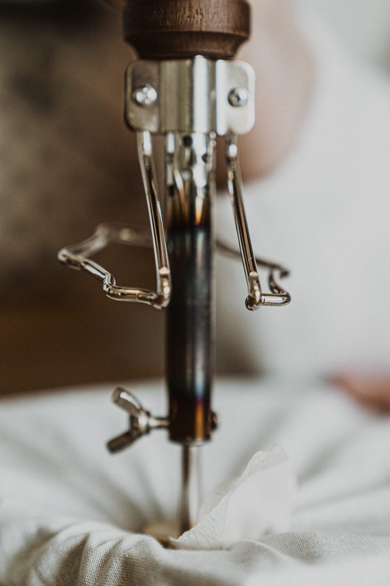 Pauline Paez atelier Mantille Toulouse artisanat responsable sur-mesure horticulture textile fleurs soie création mariage Occitanie