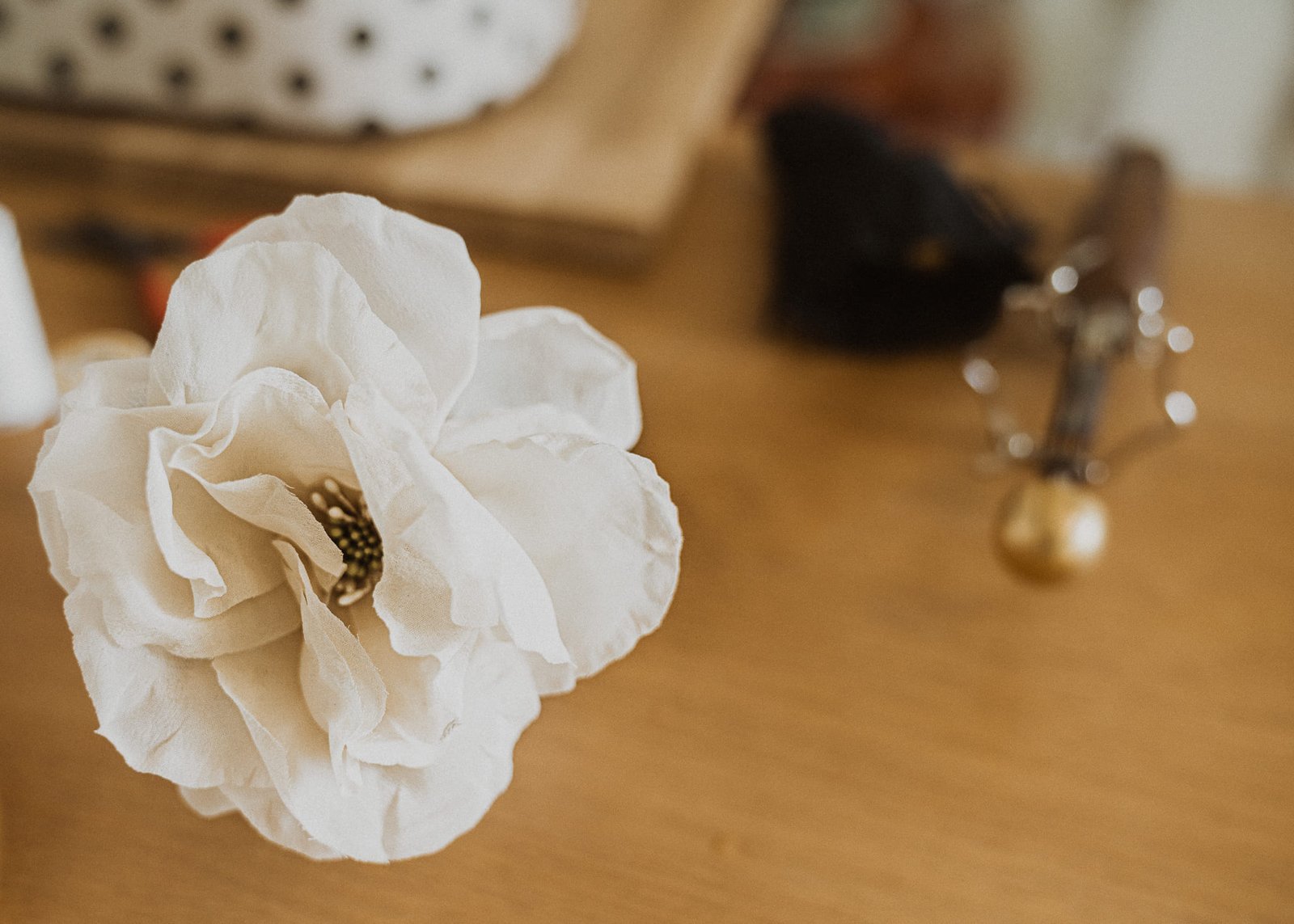 Pauline Paez atelier Mantille Toulouse artisanat responsable sur-mesure horticulture textile fleurs soie création mariage Occitanie