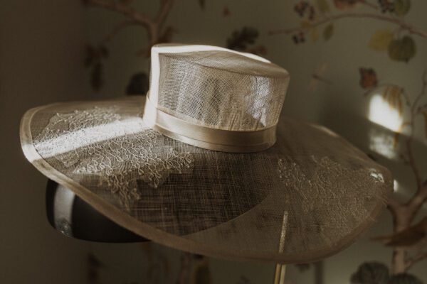 capeline chapeau dentelle Luneville mariée mariage atelier Mantille Toulouse artisanat responsable Occitanie