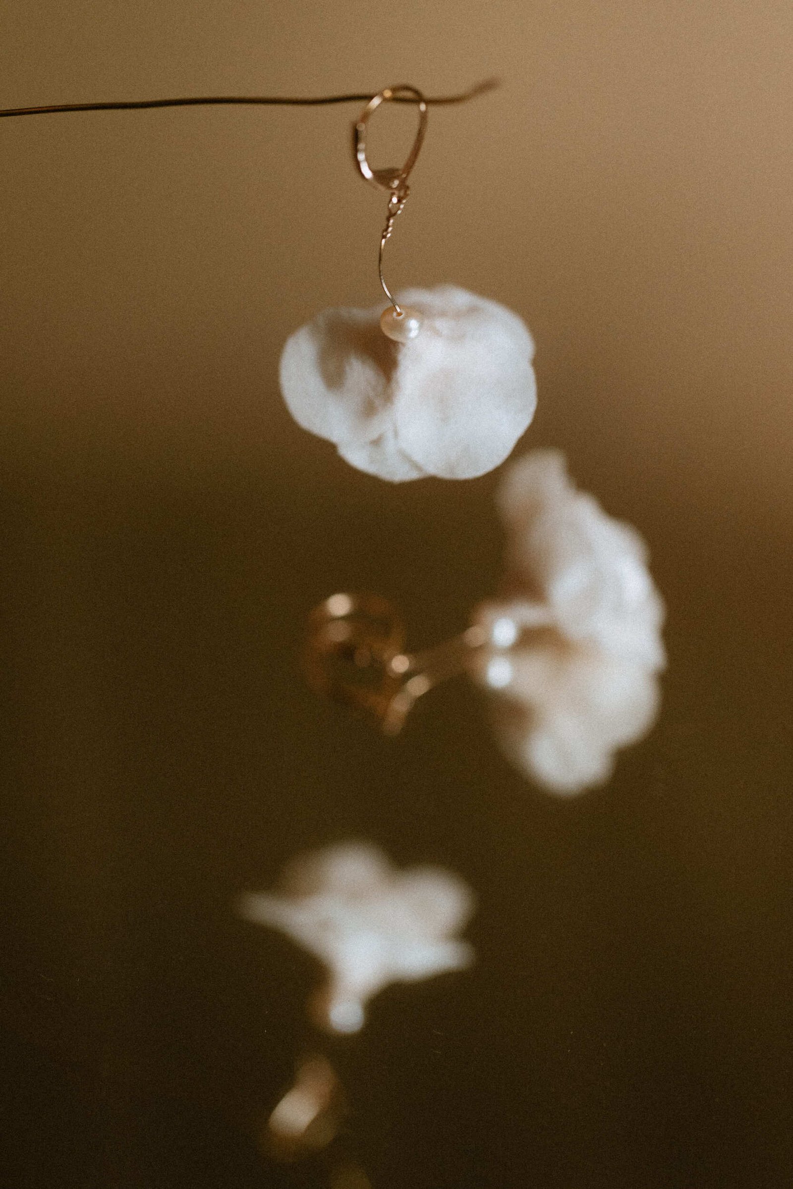 bijoux boucles d'oreilles soie perles pétales mariage atelier Mantille Toulouse artisanat responsable Occitanie horticulture textile