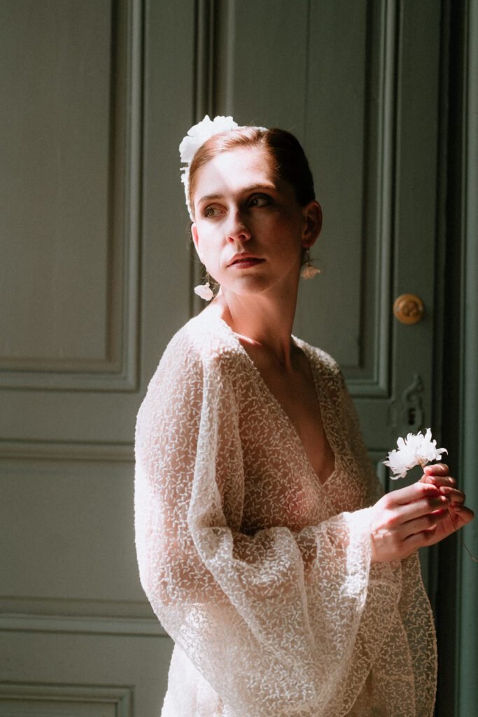 bibi mariée mariage Aphrodite dentelle tulle soie haute couture atelier Mantille Toulouse artisanat responsable création Occitanie