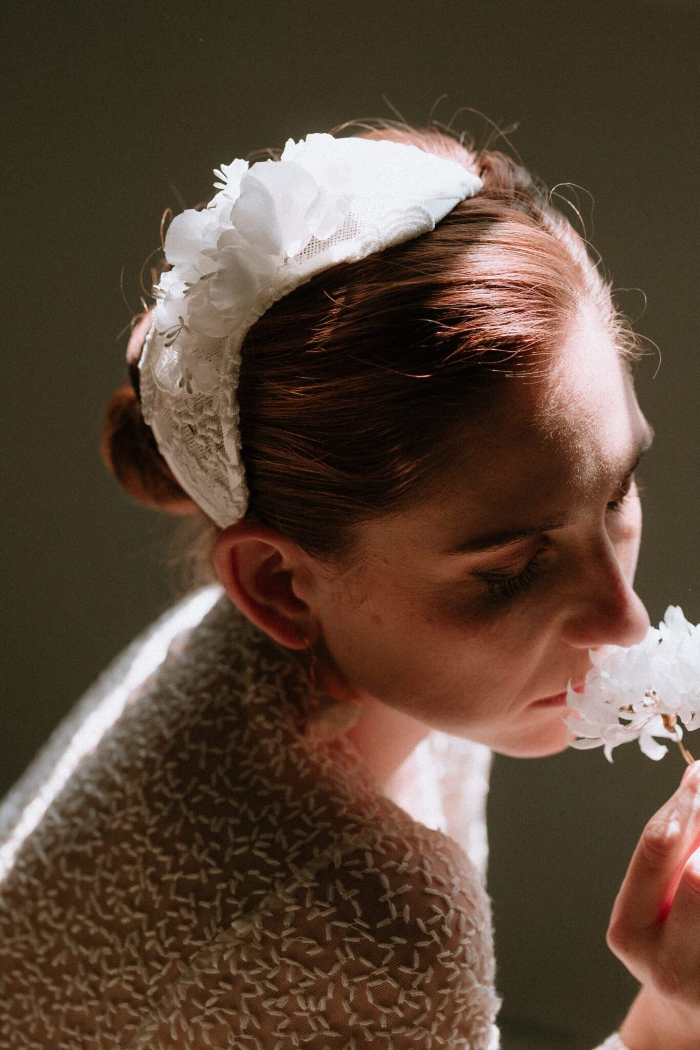 bibi mariée mariage Aphrodite dentelle tulle soie haute couture atelier Mantille Toulouse artisanat responsable création Occitanie