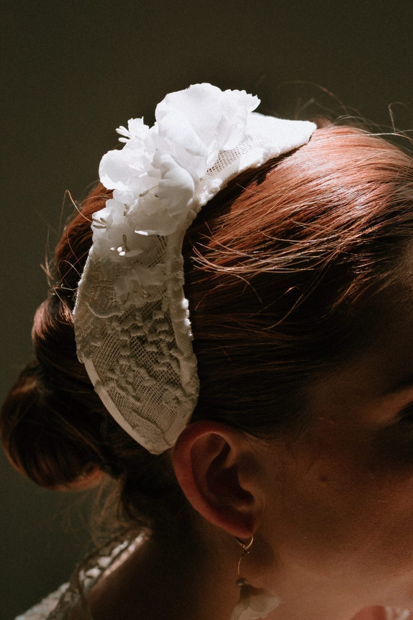 bibi mariée mariage Aphrodite dentelle tulle soie haute couture atelier Mantille Toulouse artisanat responsable création Occitanie