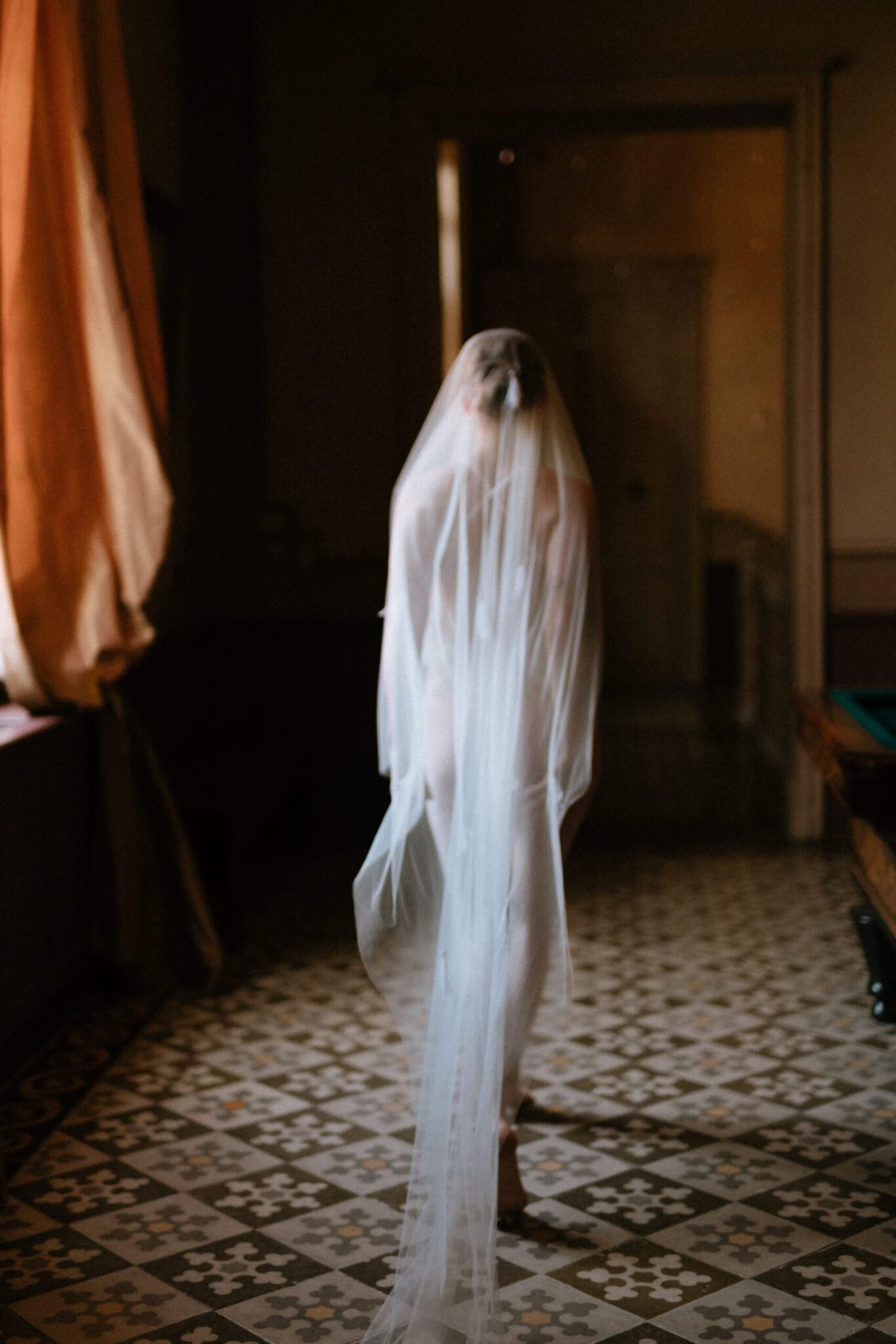 voile mariée Eole pièce unique perles plumes atelier Mantille Toulouse artisanat responsable création Occitanie