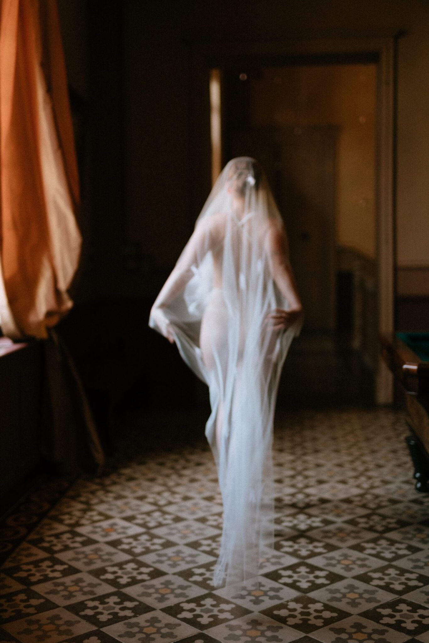 voile mariée Eole pièce unique perles plumes atelier Mantille Toulouse artisanat responsable création Occitanie