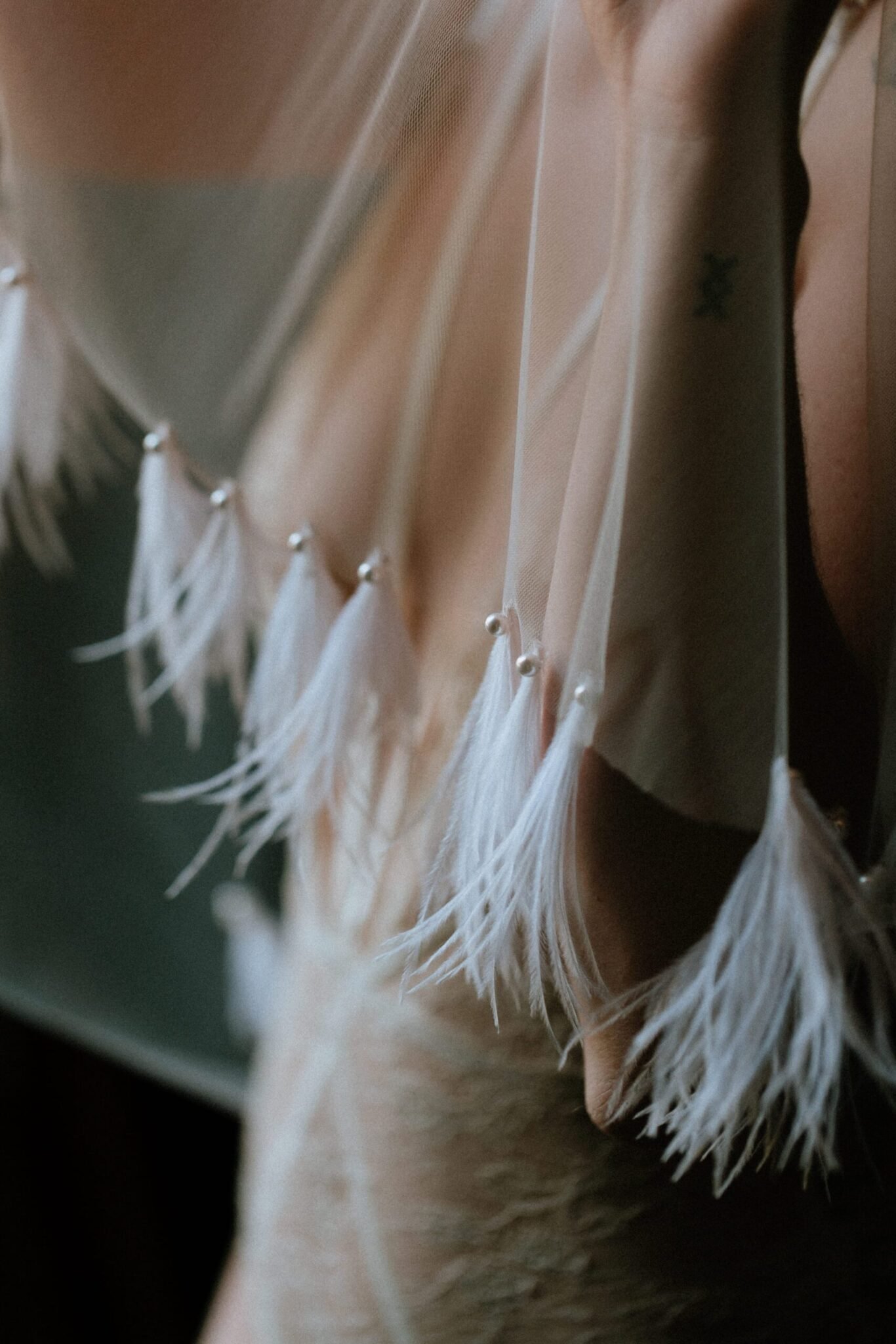 voile mariée Eole pièce unique perles plumes atelier Mantille Toulouse artisanat responsable création Occitanie