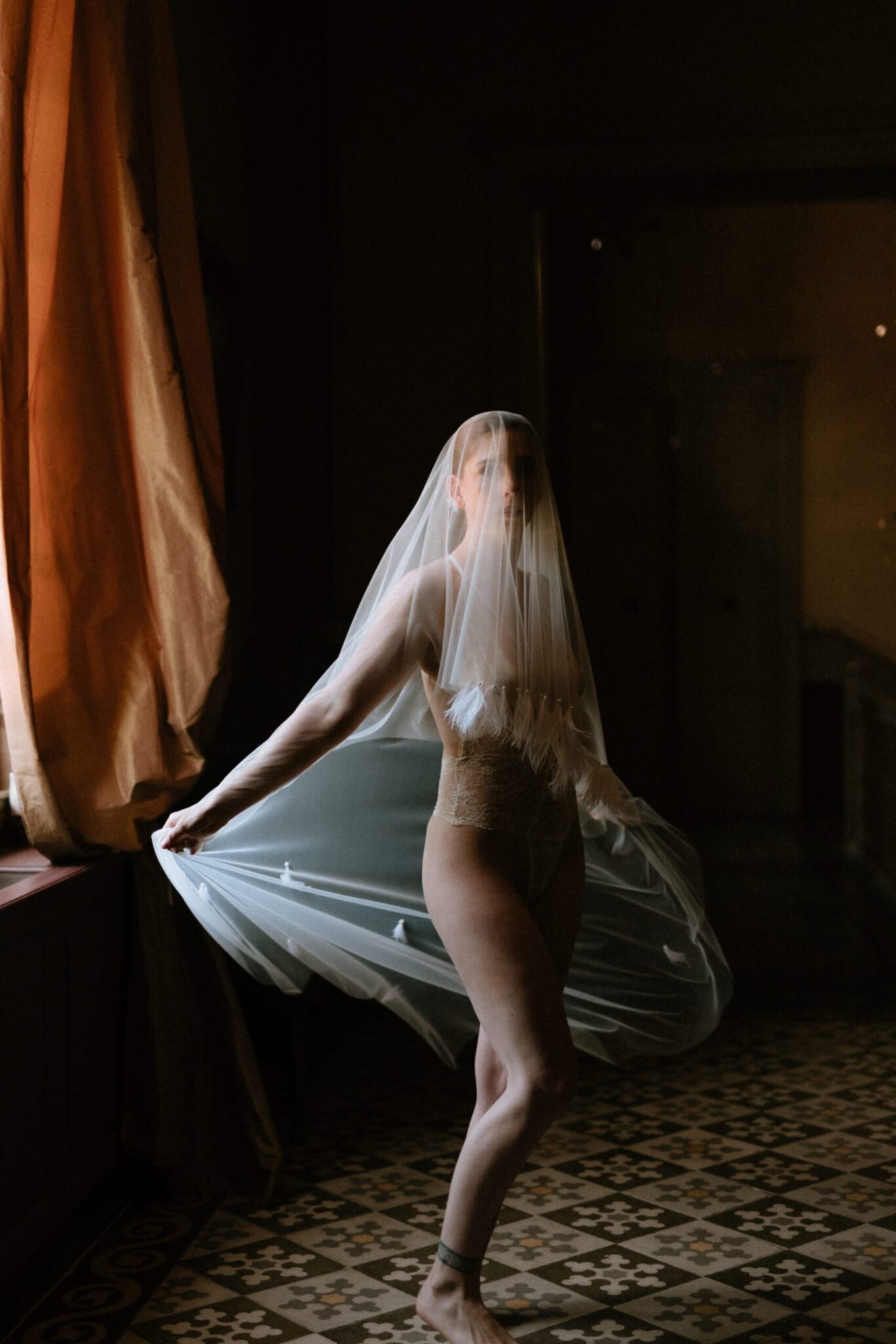 voile mariée Eole pièce unique perles plumes atelier Mantille Toulouse artisanat responsable création Occitanie