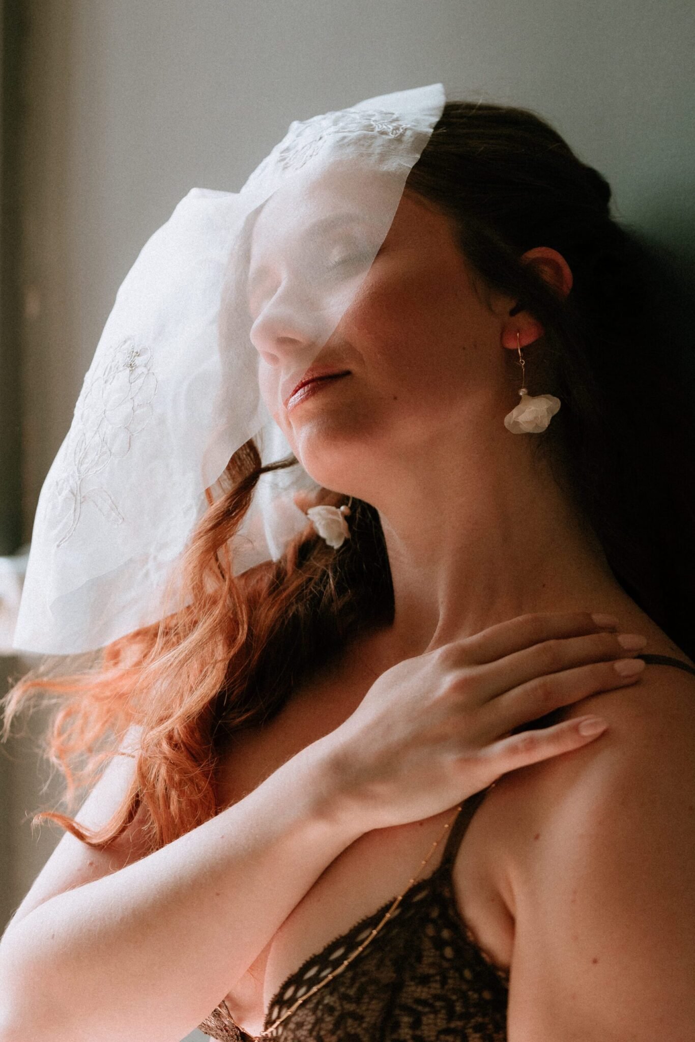 voile Furin mariée mariage broderie pivoines atelier Mantille Toulouse artisanat responsable Occitanie