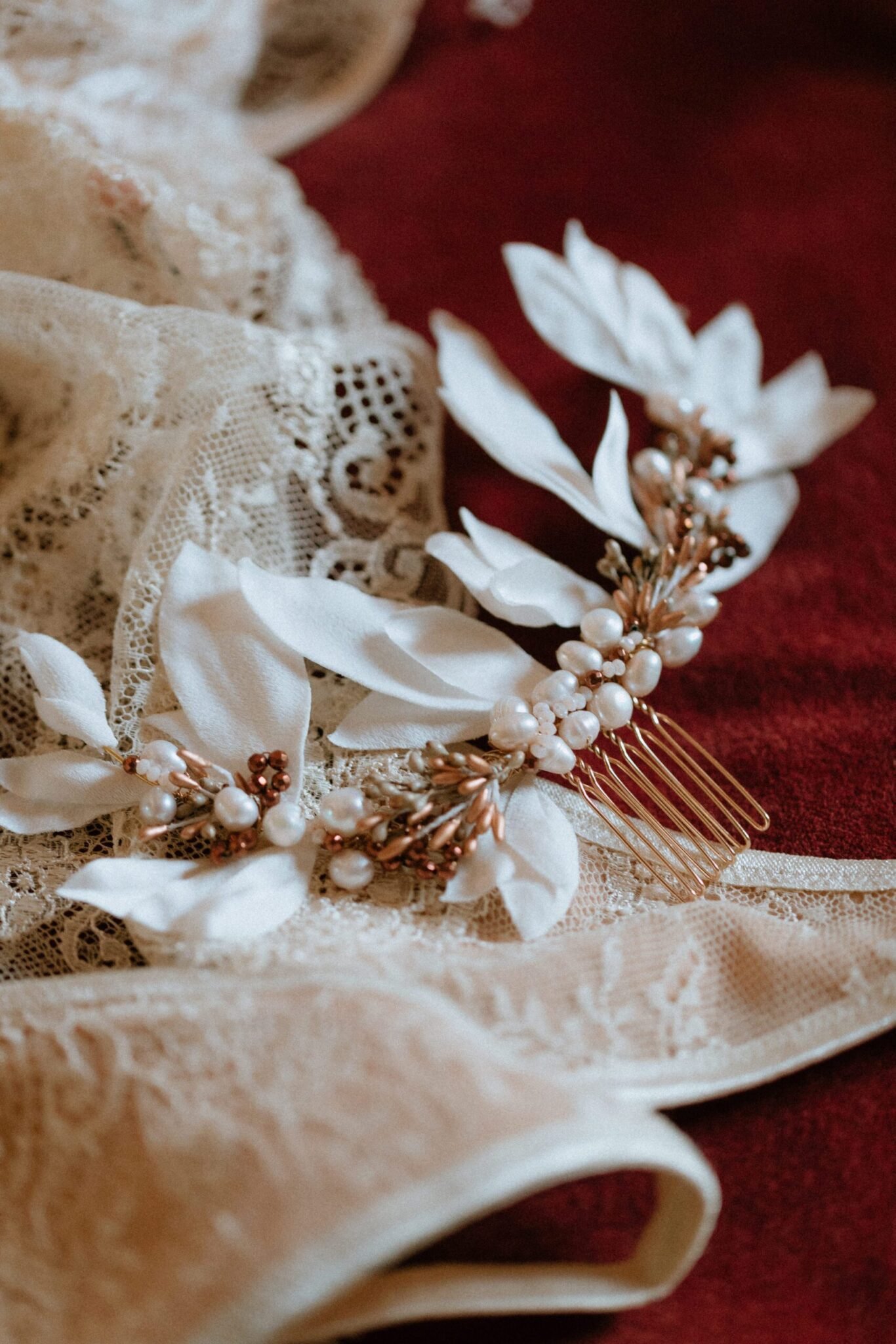 peigne Daphnée coiffure mariée mariage perles soie atelier Mantille Toulouse artisanat responsable Occitanie