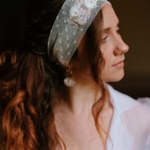 ruban brodé perles cheveux nouer mariée mariage atelier Mantille Toulouse artisanat responsable Occitanie