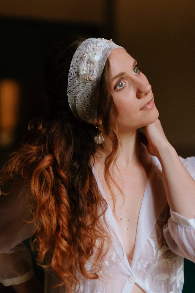 ruban brodé perles cheveux nouer mariée mariage atelier Mantille Toulouse artisanat responsable Occitanie