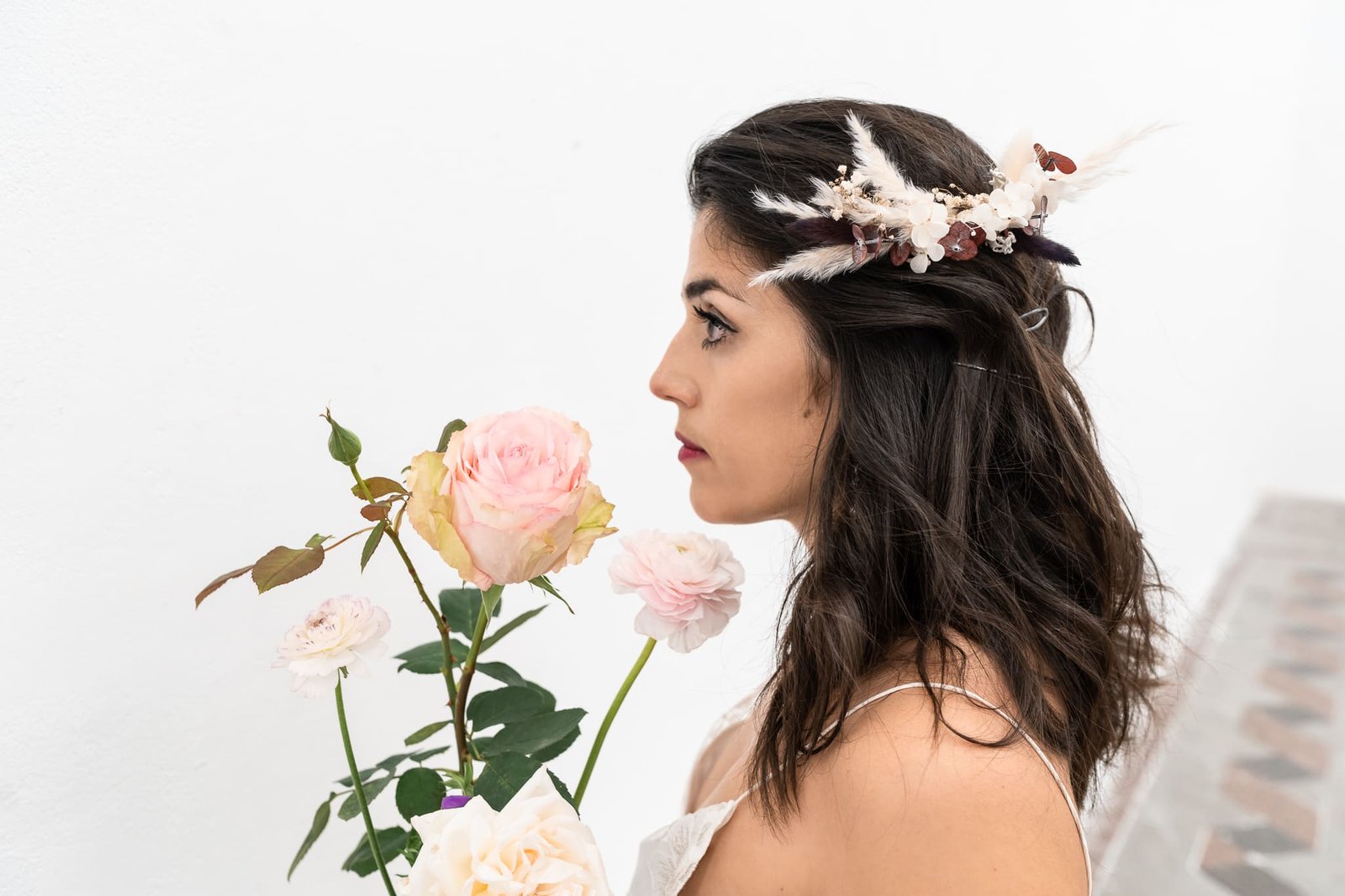 peigne fleurs séchées sur-mesure personnalisé coiffure mariée mariage atelier Mantille Toulouse artisanat responsable Occitanie