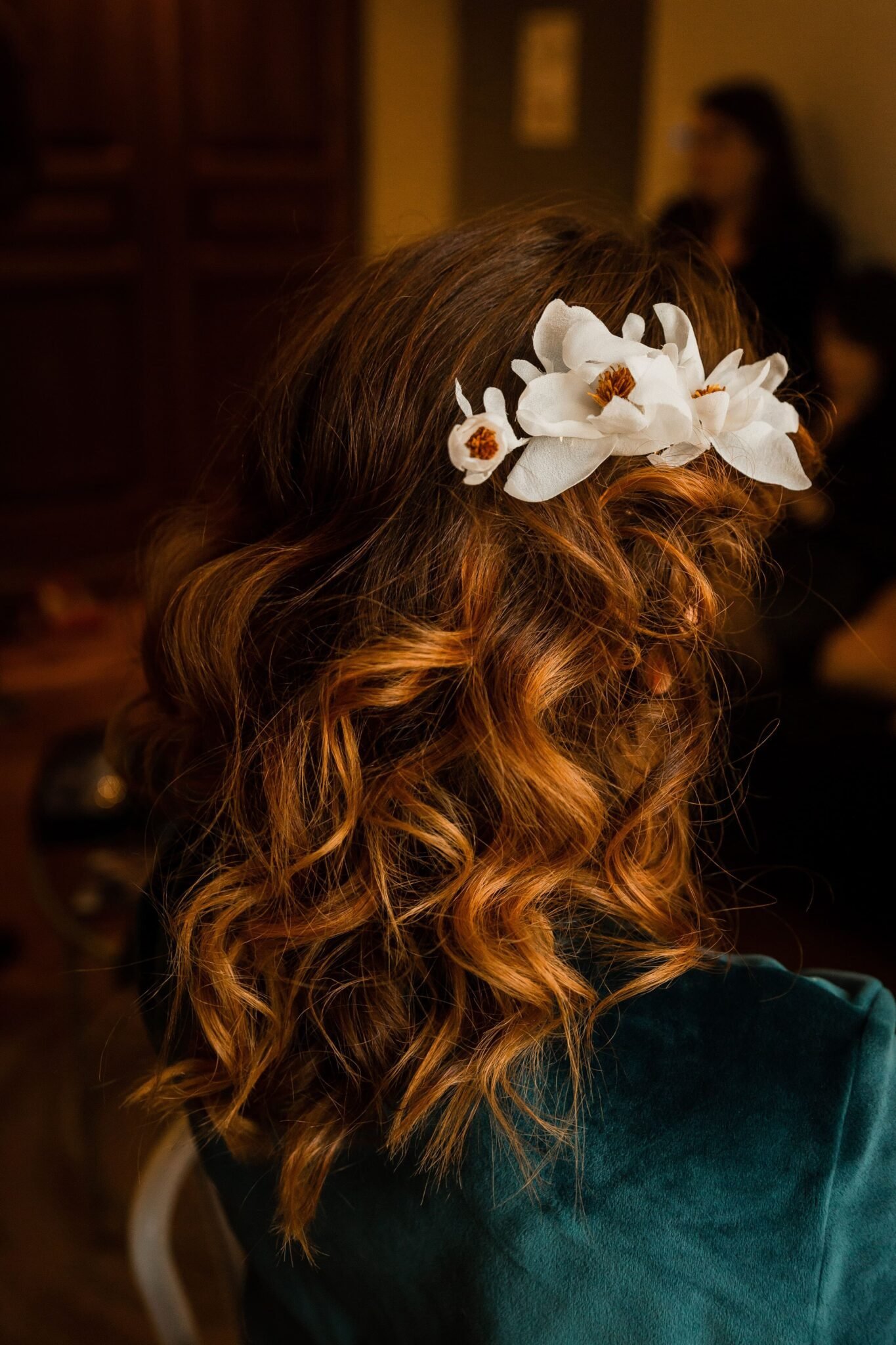 peigne fleurs soie magnolia mariage atelier Mantille Toulouse artisanat responsable Occitanie horticulture textile